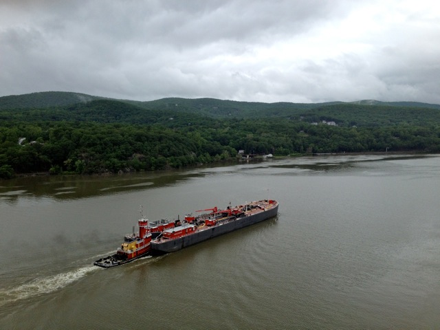 Barge that went under the bridge Barge that went under the bridge