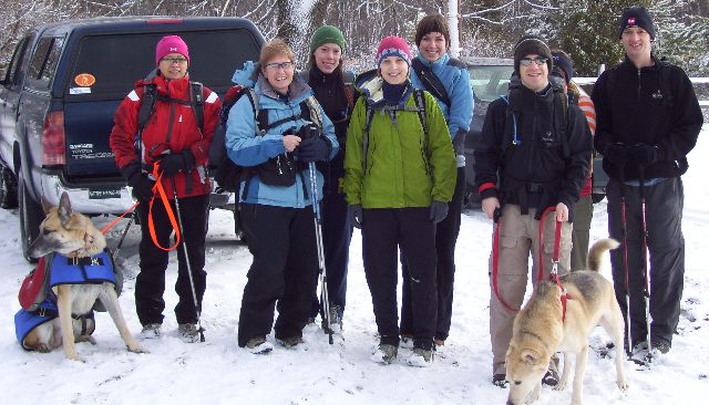 Group shot at the start of the hike Group shot at the start of the hike